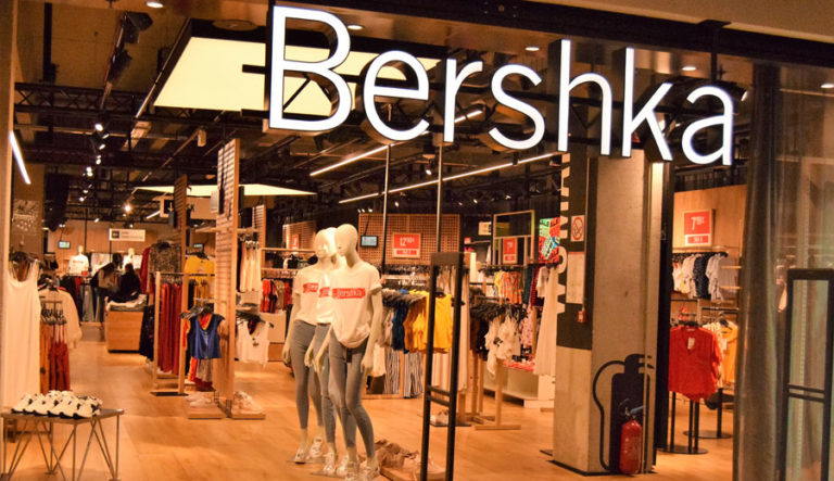 Humorvoll Silhouette Kissen bershka paris horaires Schaufel Säure Präsident